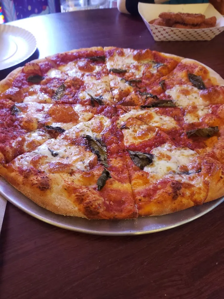 Large French Basil Pizza Margherita
